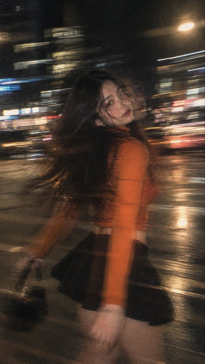 モーションブラー回転ファッションポートレート — AI image prompt — Nano Banana 2.1 — Cinematic, Fashion, Portrait - 2